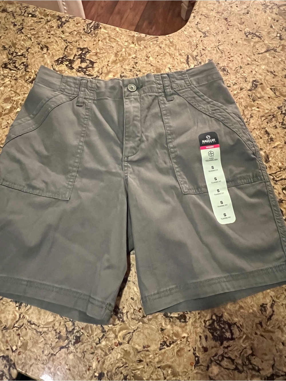 Magellan Outdoors Women's Small Bermuda Shorts Hybrid Duck Green